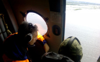 В Югре на берегу реки нашли оборудование с пропавшего вертолета Ми-8