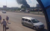 Тюменцев напугал густой черный дым на Федюнинского: загорелся строительный мусор