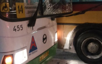 Два автобуса столкнулись с утра на Пермякова в Тюмени