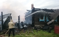 В Тюменской области добровольцы спасли село от сильного пожара, есть фото 