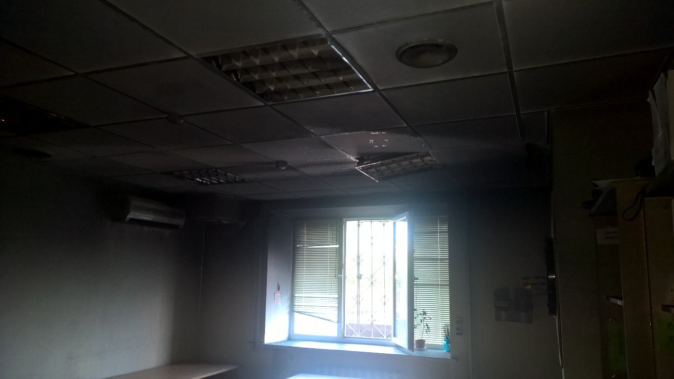 Пожар на Харьковской в Тюмени, где горела школа английского языка - 26 мая 2016 года