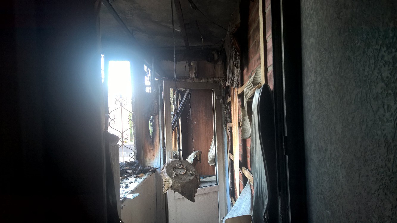 Пожар на Харьковской в Тюмени - горела частная школа английского языка - 26 мая 2016 года