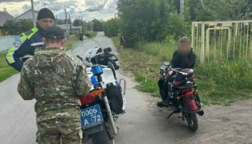 В Тюменским районе подростки продолжают гонять без прав на мототехнике