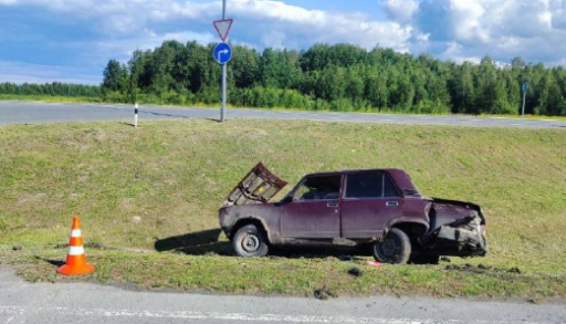 На трассе под Тобольском молодой «бесправник» устроил ДТП с тремя пострадавшими