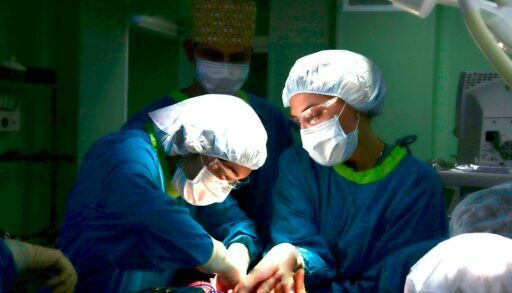 врачи операция2