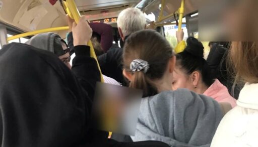 Тюменцы жалуются на переполненные автобусы