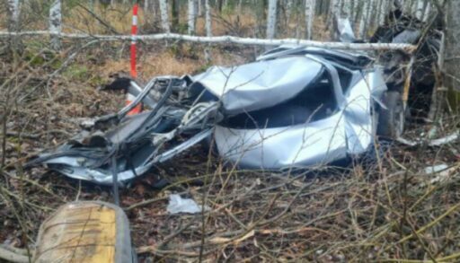 На тюменской трассе подростки на "Ладе" съехали в кювет