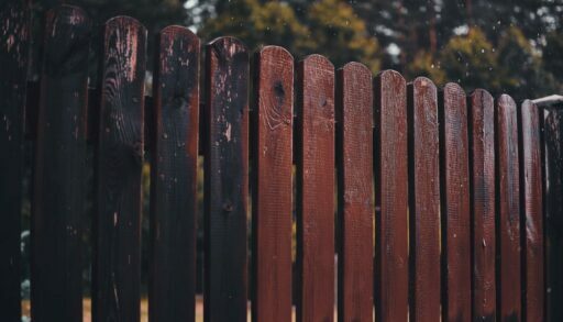 Дача доски забор  freepik.com