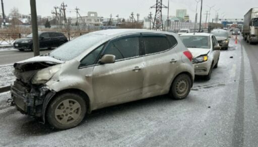 Под Тюменью участниками ДТП стали пять автомобилей