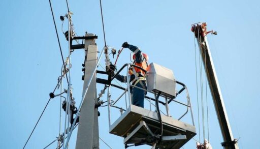 В десяти тюменских СНТ сегодня отключили электричество