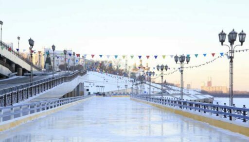 Тюменцам рассказали, как обезопасить себя от травм при падении на льду