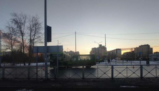 В Тюмени столкнулись автобус с маршруткой