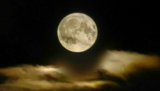 Ночью тюменцы могут увидеть последнее в этом году суперлуние