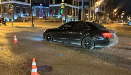 В центре Тюмени иномарка сбила 17-летнего подростка