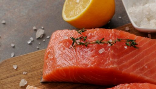 Красная рыба и лимон