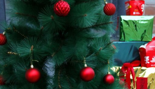 Тюменцам напомнили о правилах пожарной безопасности в Новый год