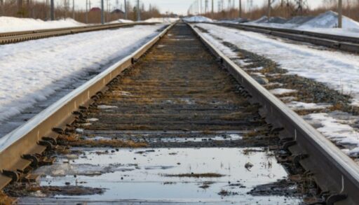 Под Тюменью поезд насмерть сбил пешехода