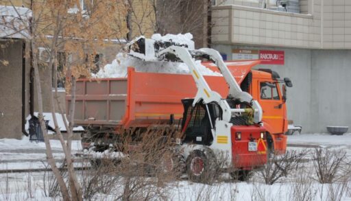 С начала зимы с улиц Тюмени вывезли почти 100 тысяч кубометров снега