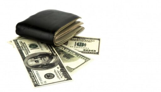 Кошелек с деньгами