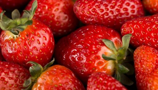 красная клубника