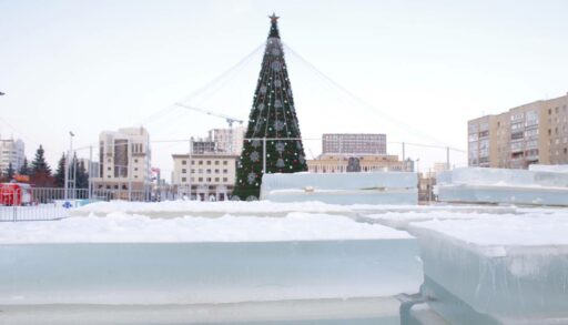 В Тюмени начали строительство главного ледового городка