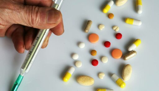 Тюменцы теперь продают лекарства друг другу в закрытых чатах