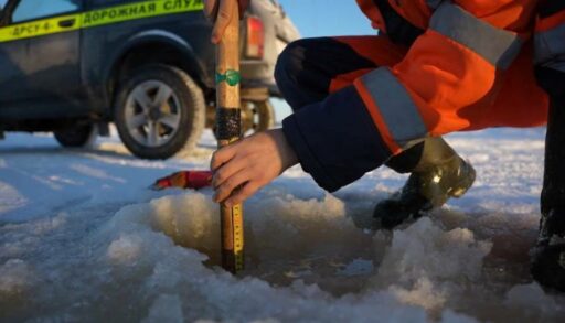 В Увате открыли ледовую дорогу весом до 3-х тонн