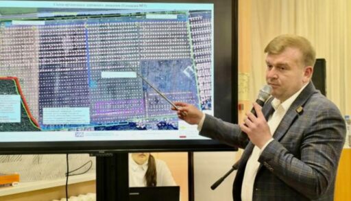 "Изымать участки не будем, только чуть отрежем": власти пытаются решить проблемы поселка под Тюменью