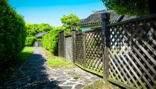 Дачный забор из досок