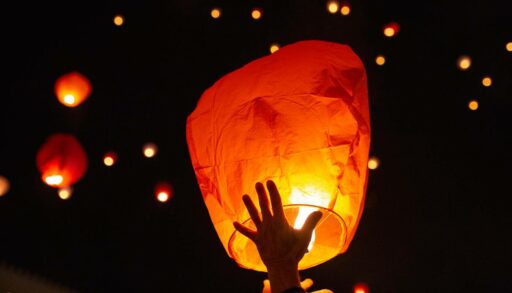 Тюменцам запретили запускать небесные фонарики в честь Китайского Нового года