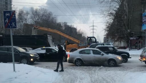 С утра на уборку снега в Тюмени вышло около 700 единиц техники и более 600 рабочих