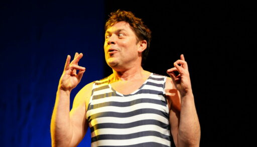 Сергей Белоголовцев в спектакле "Ты мое солнце"