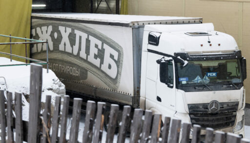 Грузовик для перевозки готового хлеба