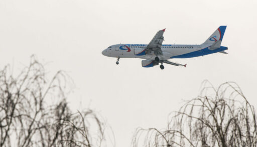 Самолет в небе