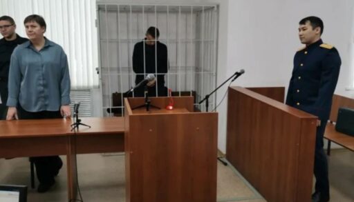 Двоих тюменских инспекторов ДПС, подозреваемых во взятках, отправили в СИЗО