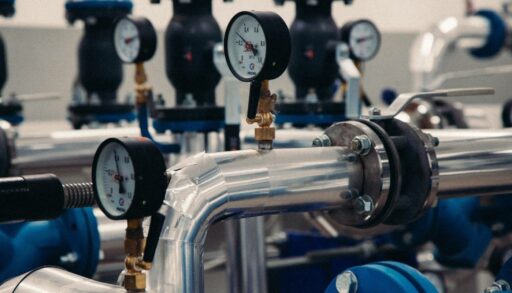 В Тюмени микрорайон на сутки остался без отопления и горячей воды