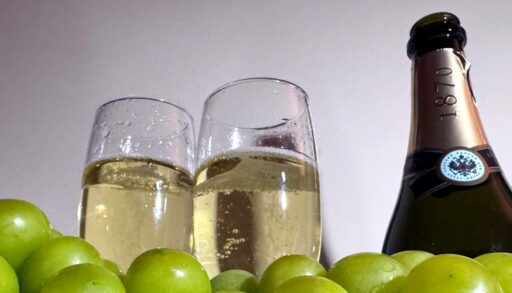 Тюменцы могут позволить себе 20 свиданий в месяц