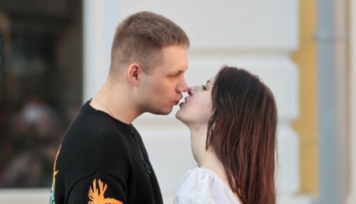 Тюменские работники признались в служебных романах