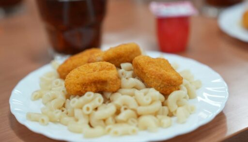 Тюменская компания поставляла в детсады и школы потенциально опасную продукцию