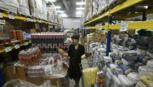 В Тюмени в ходе массовых проверок закрыли два магазина "Светофор"