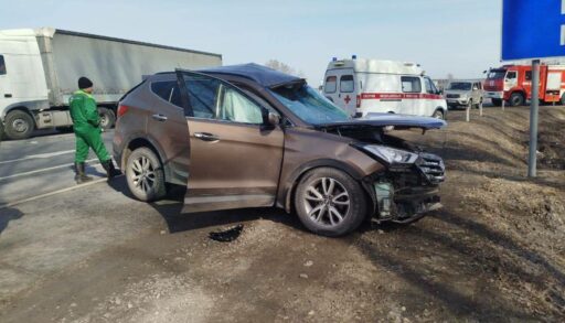 В Ишимском районе в результате ДТП с участием большегруза погиб водитель легковушки