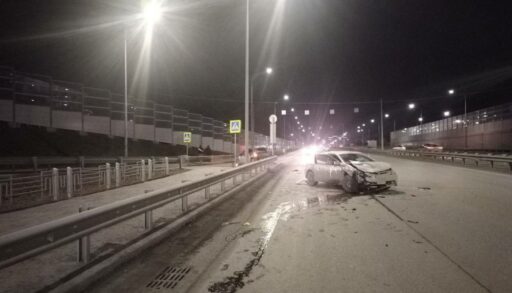 В результате ДТП на улице Краснодонской в Тюмени пострадала 16-летняя девочка