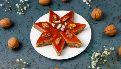 торт с финиками и орехами