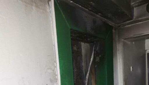 В тюменской многоэтажке загорелся лифт, пострадал человек