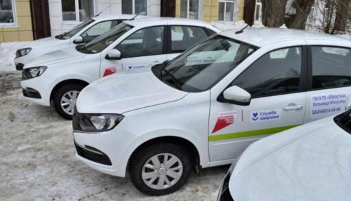 Для тюменских медучреждений закупили 34 санитарных автомобиля