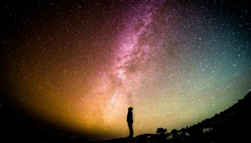 Тельцов ждут перемены в личной жизни, Ракам нужно откровенно поговорить с партнером, а Скорпионам предложат интересную работу