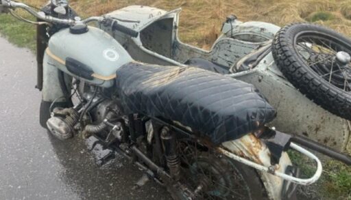 В тюменском поселке два подростка перевернулись на мотоцикле