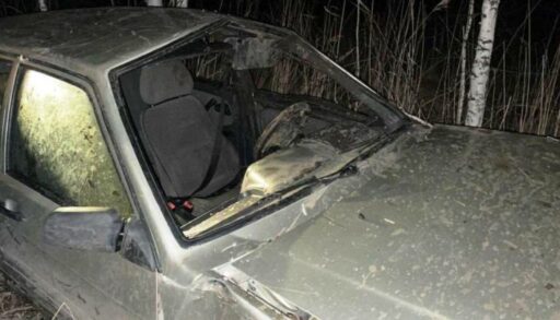 В тюменском селе компания подростков перевернулась на автомобиле