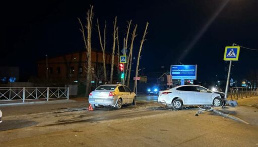 В результате ДТП в центре Тюмени пострадали водители двух иномарок