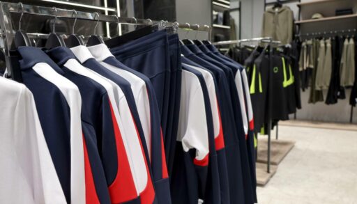 Маркетплейсы уничтожают тюменские магазины одежды